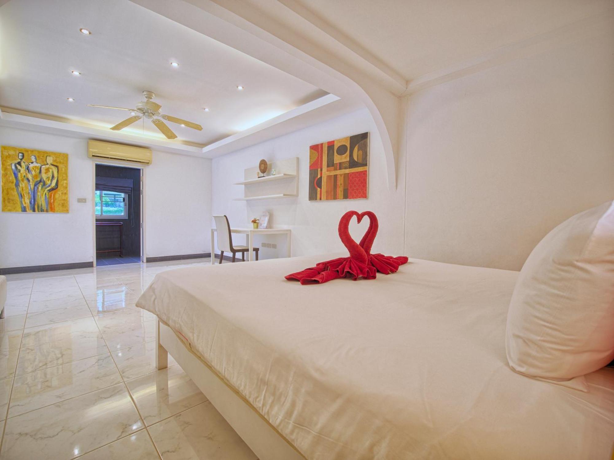 Serenity Lakeside Resort Kathu Exterior foto
