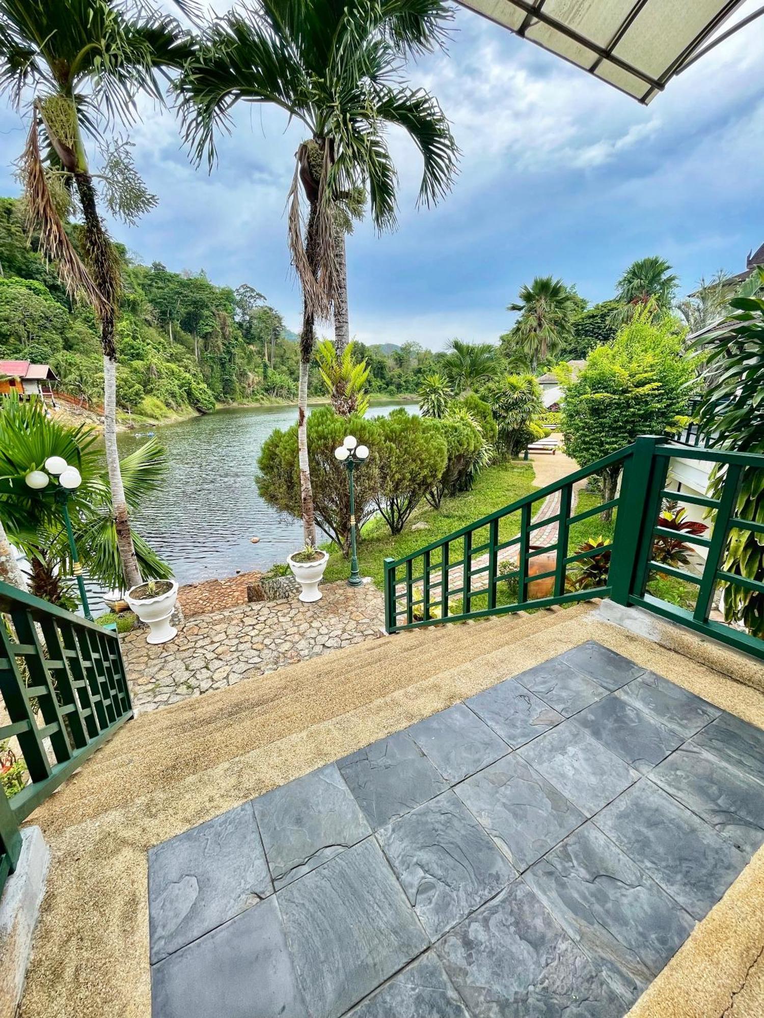 Serenity Lakeside Resort Kathu Exterior foto